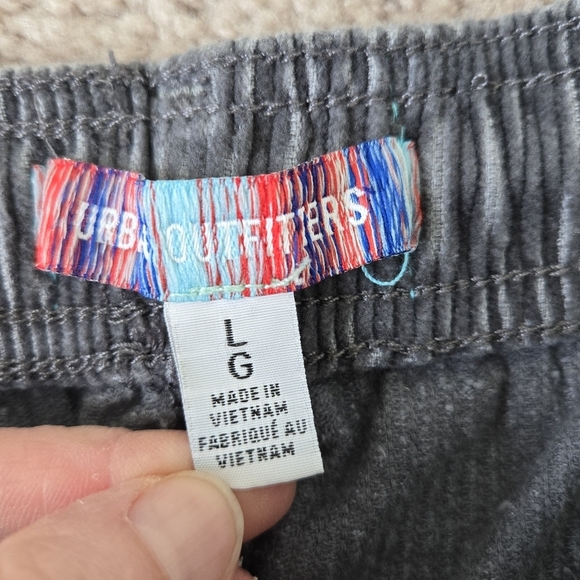 Urban Outfitters Men’s Gray Corduroy Pull-On Pants Embedded Dice size Large - Picture 15 of 16